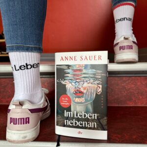 Buch Im Leben nebenan mit 2 Füßen